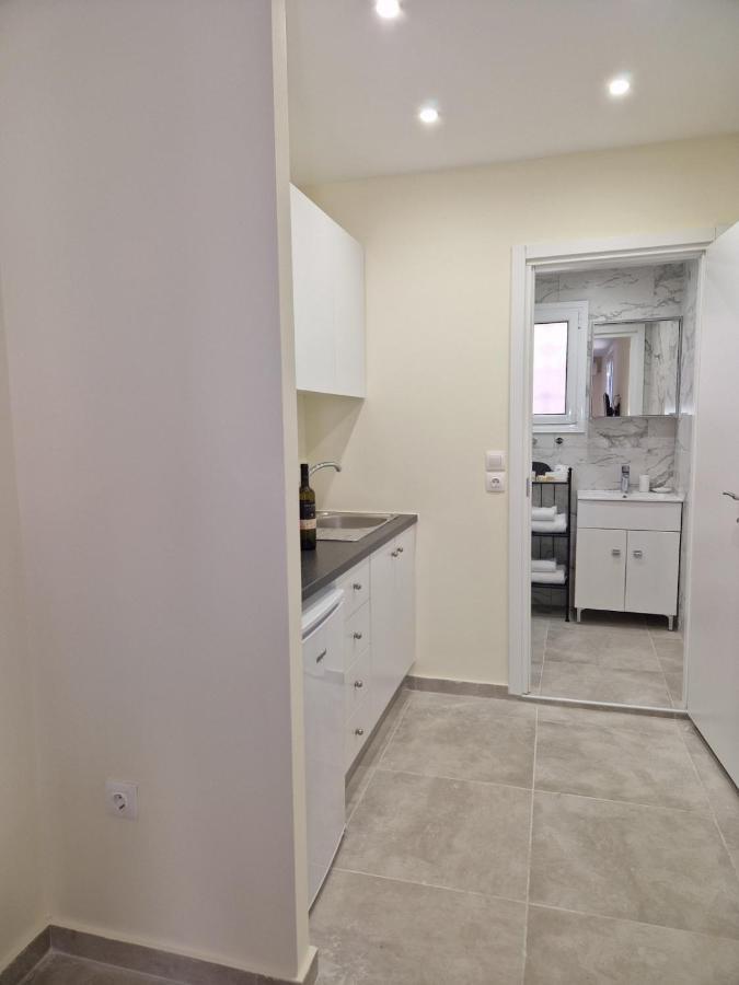 Ermou Studio Apartment Athena Bagian luar foto