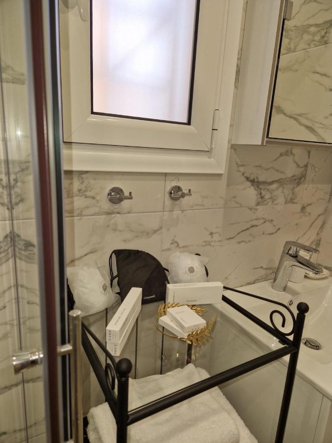 Ermou Studio Apartment Athena Bagian luar foto