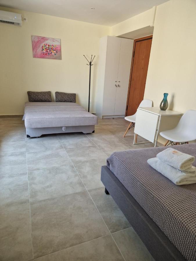 Ermou Studio Apartment Athena Bagian luar foto