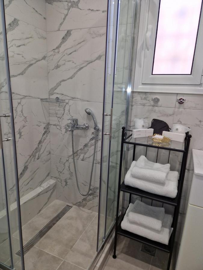 Ermou Studio Apartment Athena Bagian luar foto